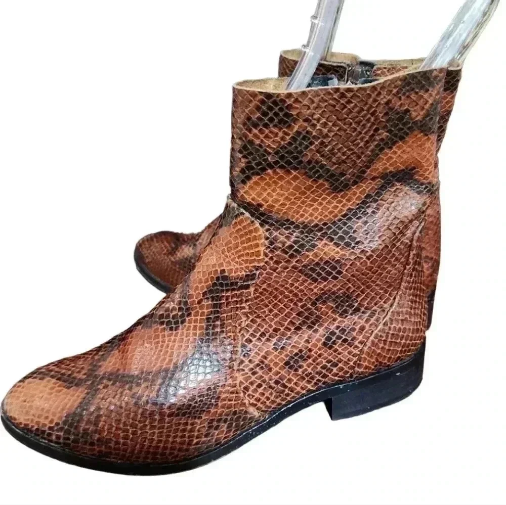 TOPSHOP Leather snakeskin Boots. Size 37